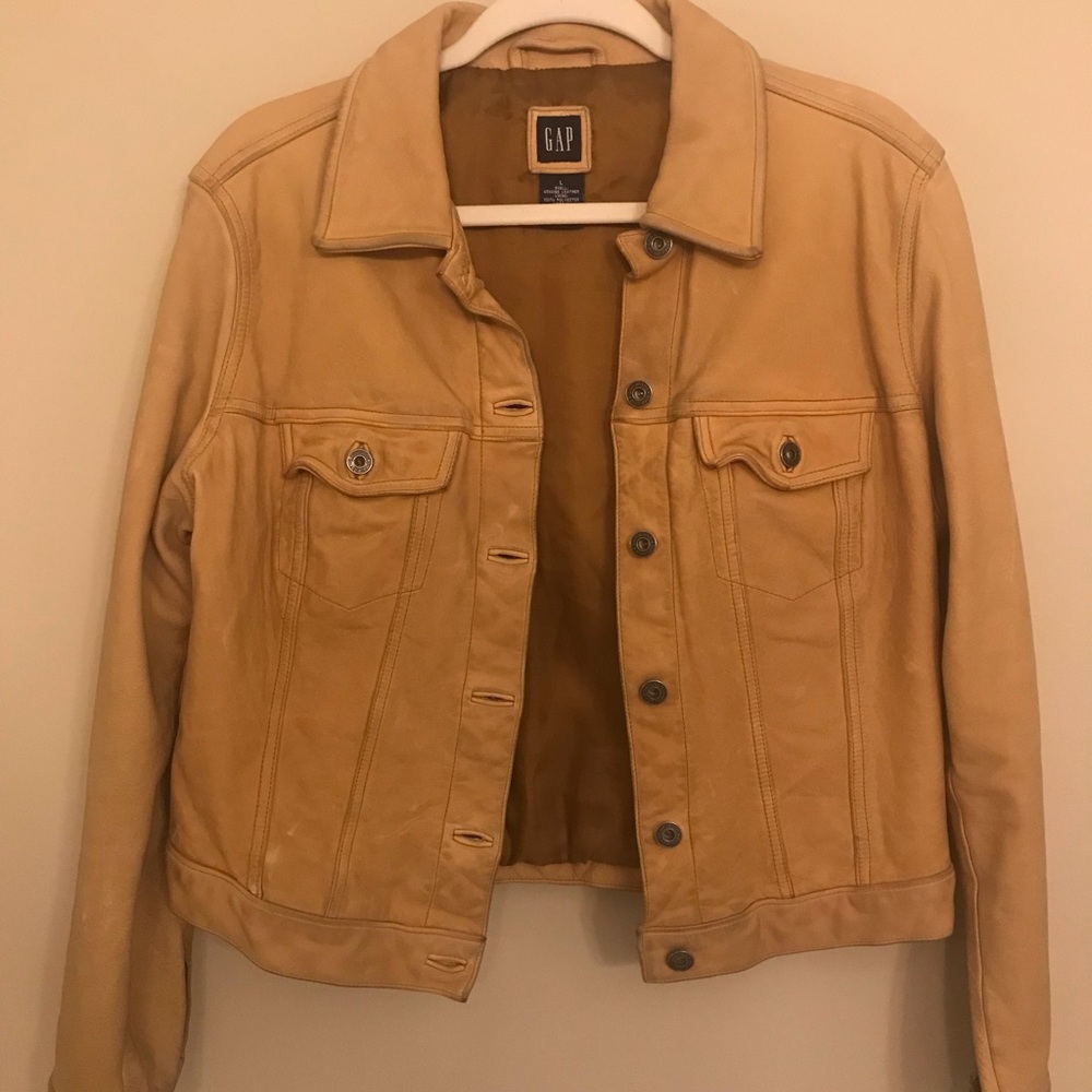 Gap size L leather jean jacket in tan never worn